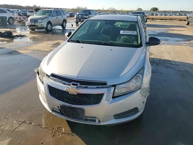 2014 Chevrolet Cruze - Image 14