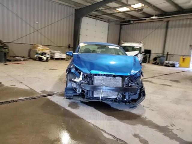 2017 Hyundai Elantra - Image 11