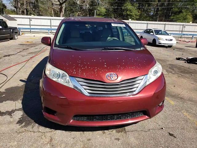 2013 Toyota Sienna - Image 14
