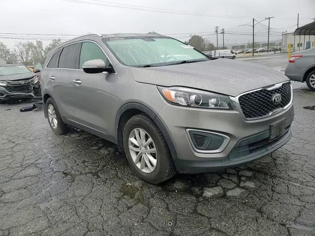 2016 Kia Sorento - Image 12