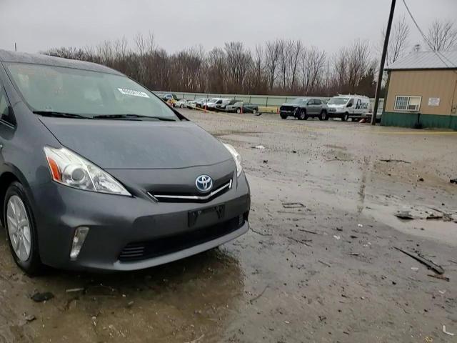 2012 Toyota Prius - Image 11