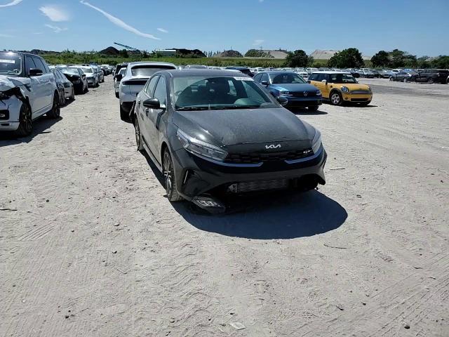 2022 Kia Forte - Image 10