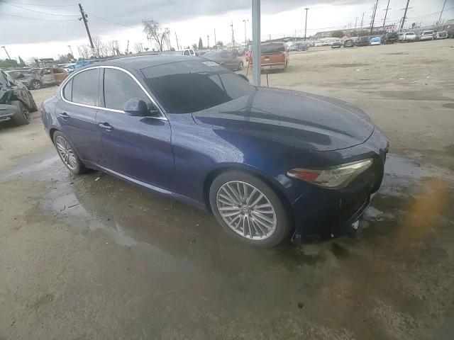 2017 Alfa Romeo Giulia - Image 10