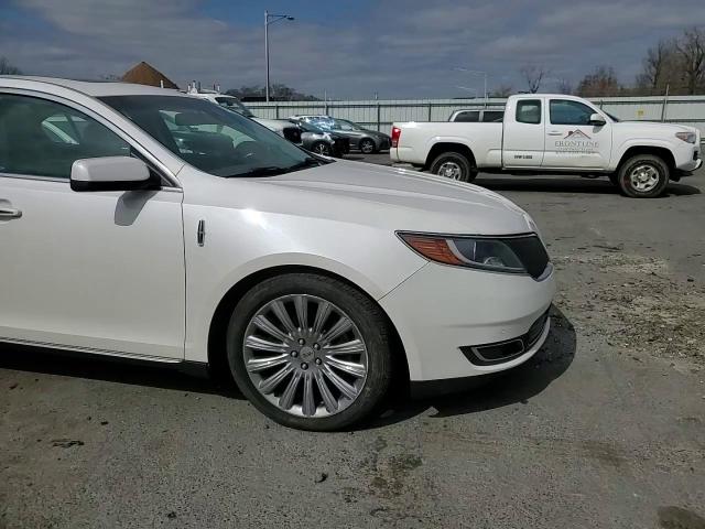 2016 Lincoln MKS - Image 10