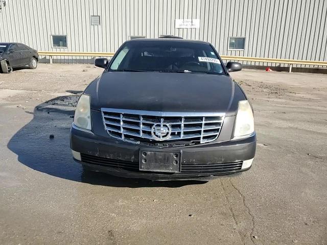 2009 Cadillac DTS - Image 10