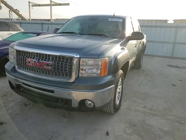 2011 GMC Sierra - Image 11