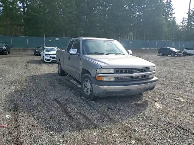2001 Chevrolet Silverado - Image 11