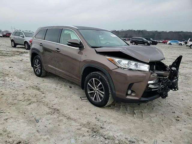 2018 Toyota Highlander - Image 11