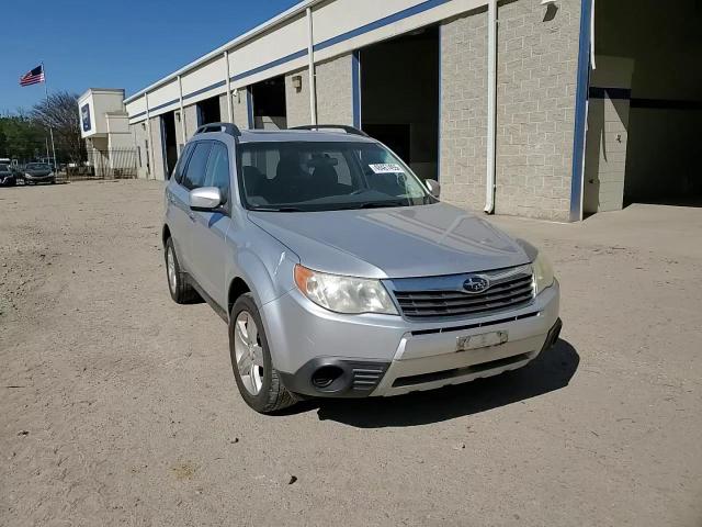 2010 Subaru Forester - Image 12