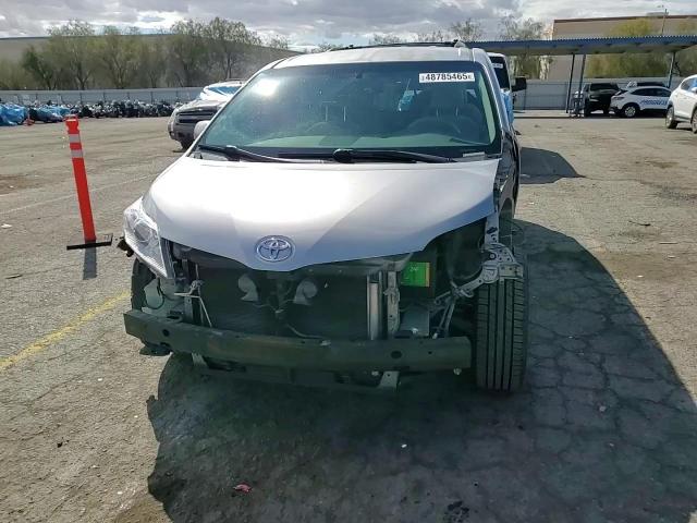 2013 Toyota Sienna - Image 15