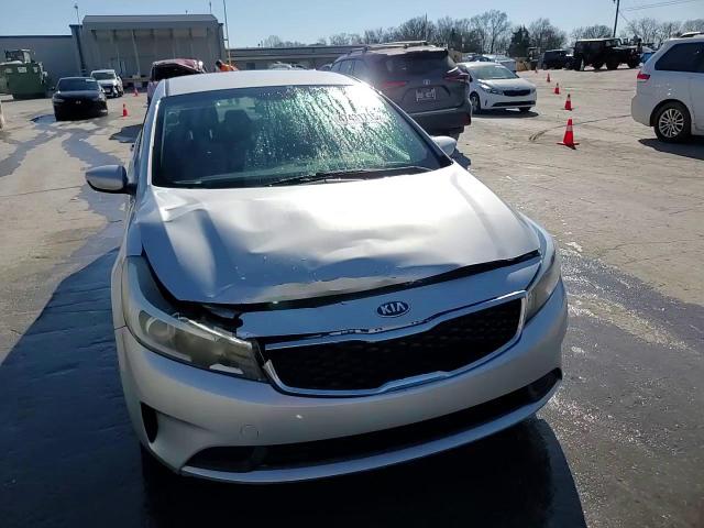 2017 Kia Forte - Image 13