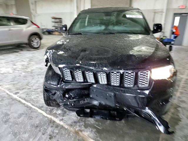 2018 Jeep Grand Cherokee - Image 12