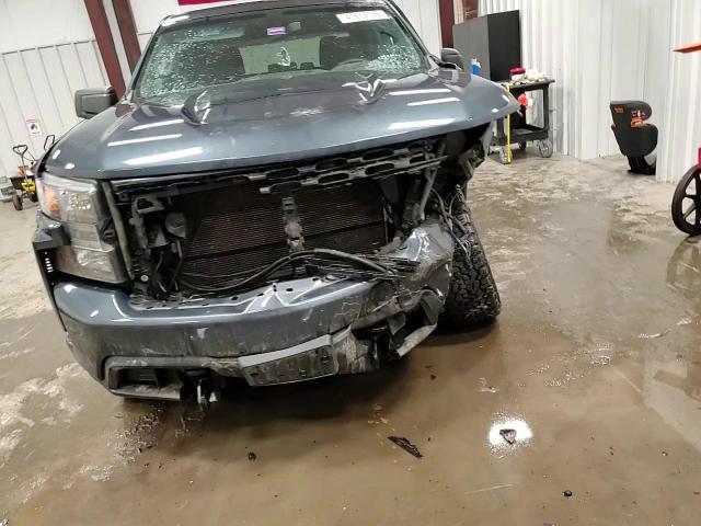 2019 Chevrolet Silverado - Image 11