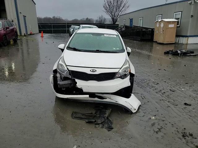 2015 Kia Rio - Image 13