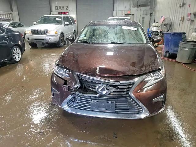 2017 Lexus ES - Image 13