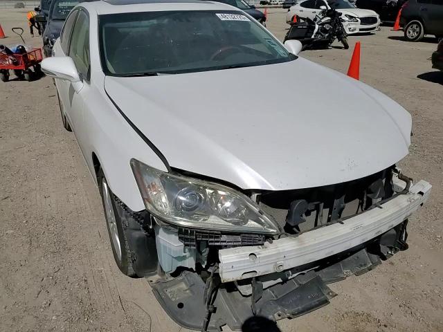 2010 Lexus ES - Image 10