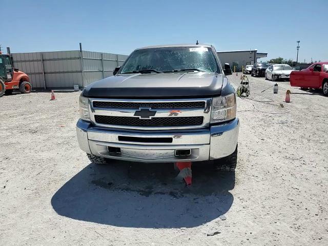 2013 Chevrolet Silverado - Image 11