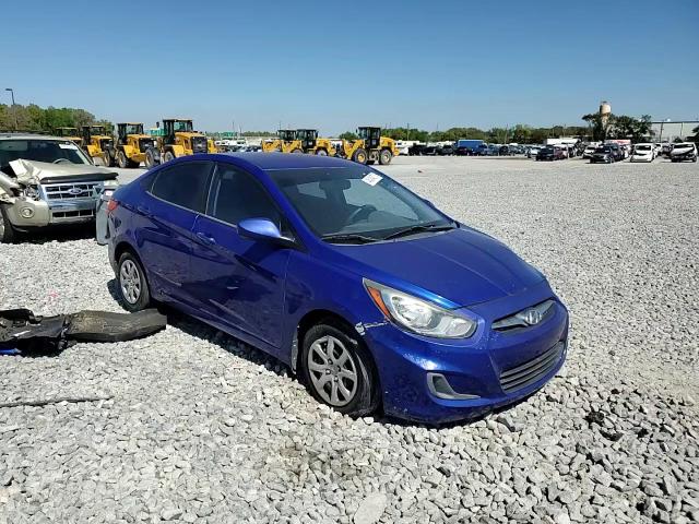 2013 Hyundai Accent - Image 10