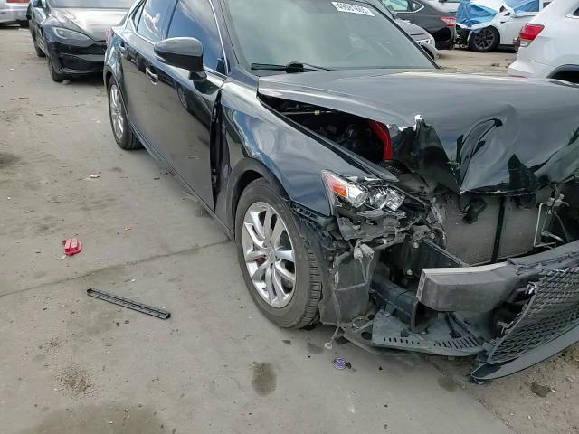 2015 Lexus IS - Image 10