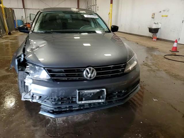 2016 Volkswagen Jetta - Image 13