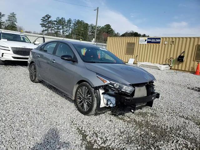 2023 Kia Forte - Image 14