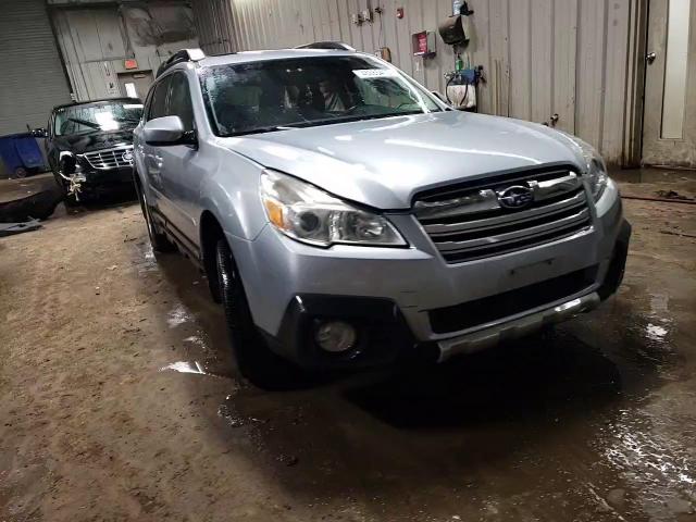 2013 Subaru Outback - Image 14
