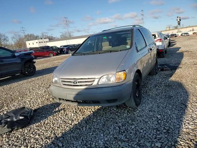 2002 Toyota Sienna - Image 14
