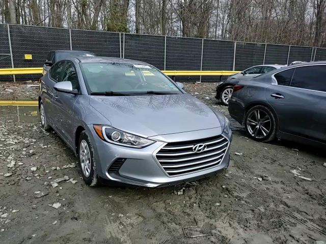 2017 Hyundai Elantra - Image 11