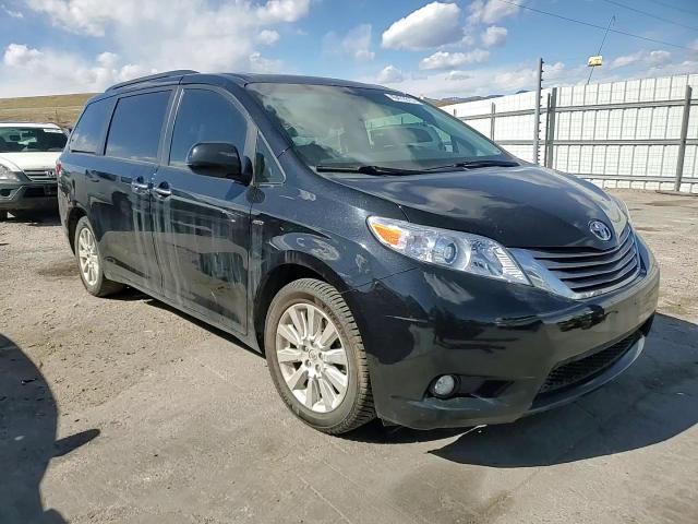 2016 Toyota Sienna - Image 12