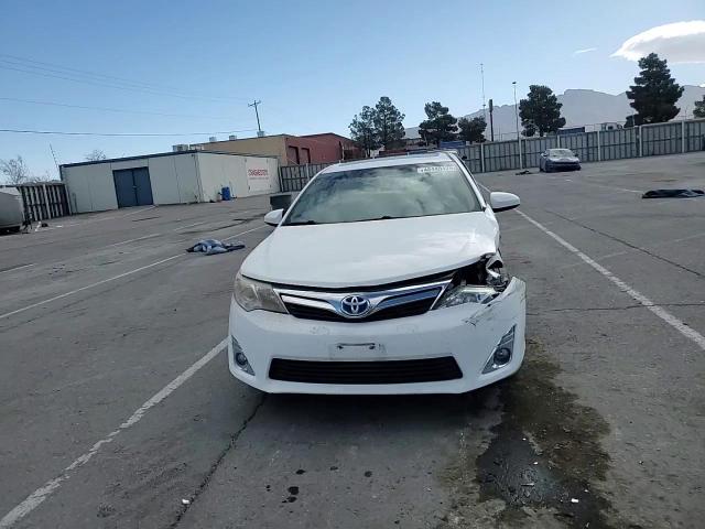 2013 Toyota Camry - Image 10