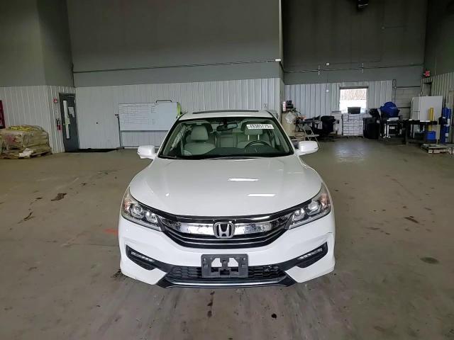 2017 Honda Accord - Image 11