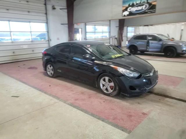2013 Hyundai Elantra - Image 10