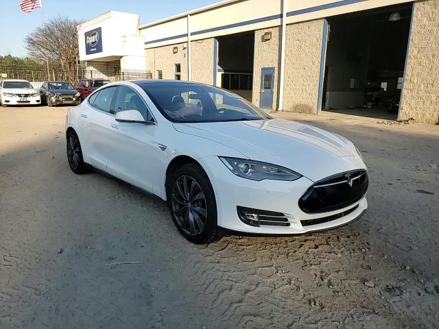 2015 Tesla Model S VIN: 5YJSA1E4XFF110720 Lot: 48694825