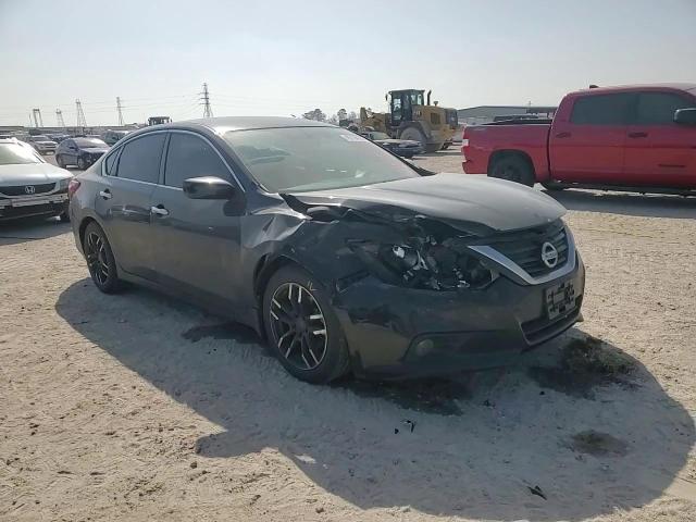 2017 Nissan Altima - Image 11