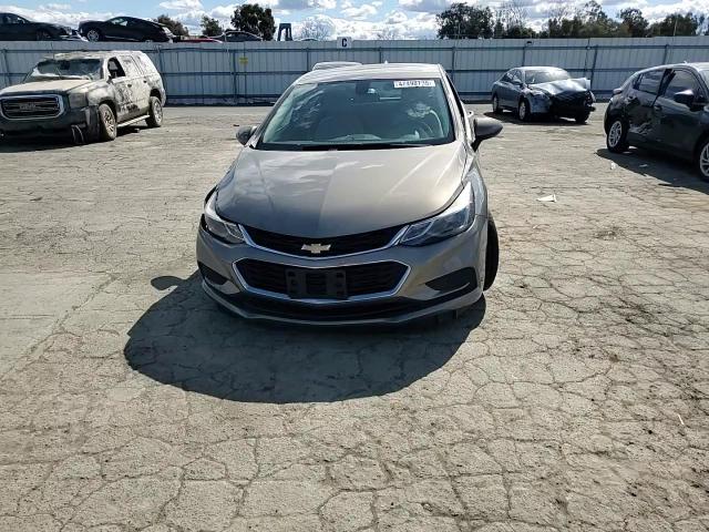 2017 Chevrolet Cruze - Image 11