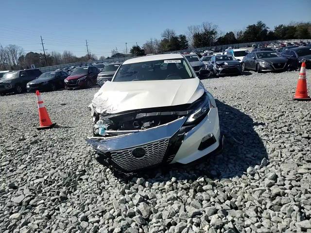 2019 Nissan Altima - Image 10
