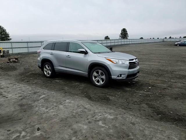 2016 Toyota Highlander - Image 12