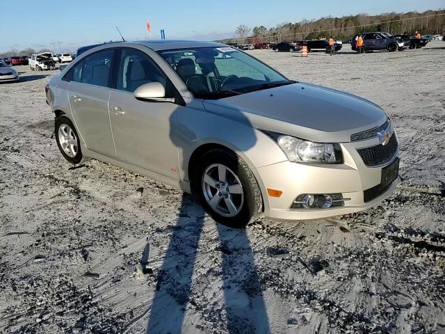 2014 Chevrolet Cruze - Image 11