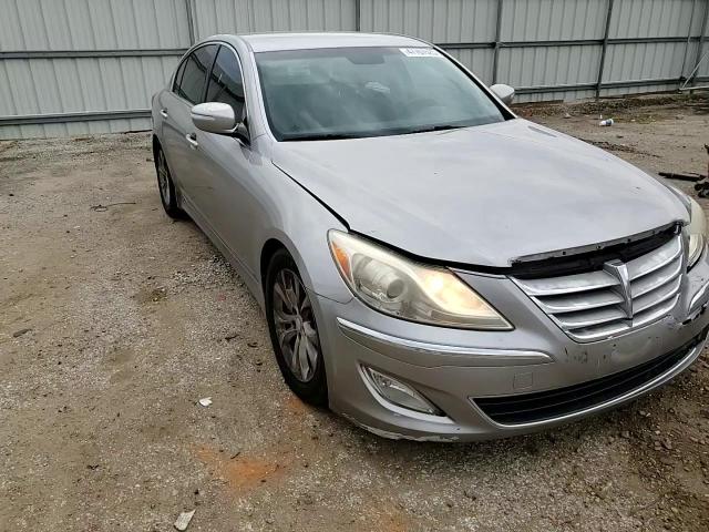 2013 Hyundai Genesis - Image 10