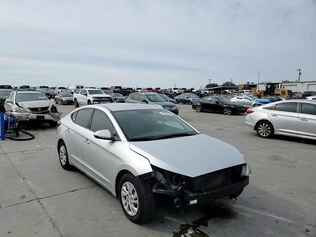 2019 Hyundai Elantra - Image 11