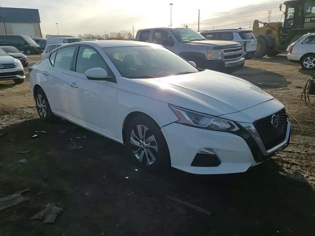 2020 Nissan Altima - Image 10