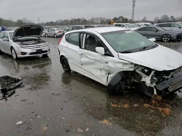 2014 Hyundai Accent - Image 11