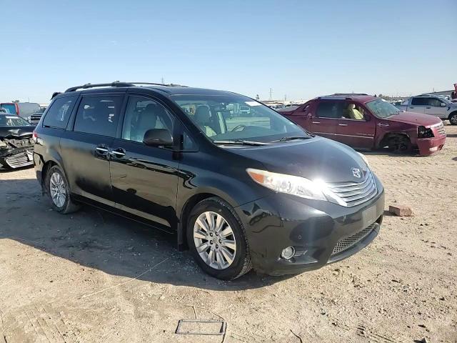 2012 Toyota Sienna - Image 12