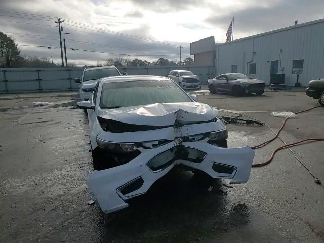 2017 Chevrolet Malibu - Image 15