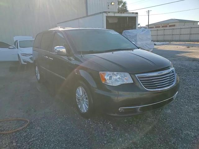 2012 Chrysler Town & Country - Image 14