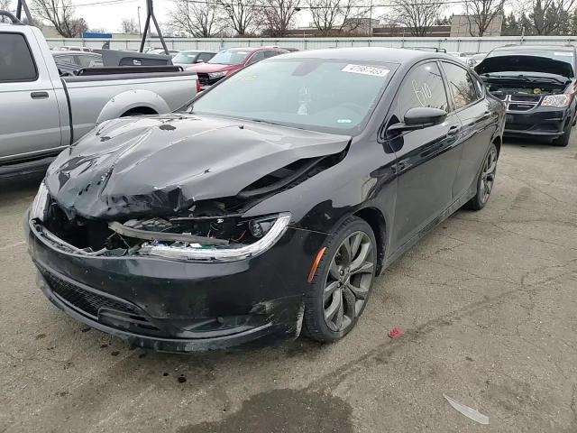 2015 Chrysler 200 - Image 11