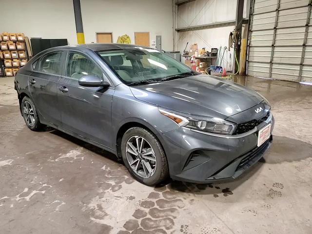 2022 Kia Forte - Image 14