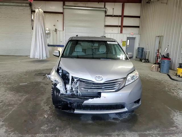 2015 Toyota Sienna - Image 14