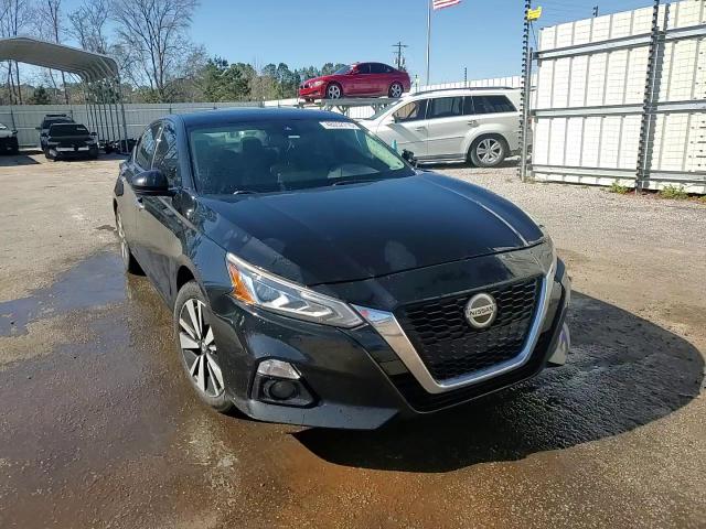 2019 Nissan Altima - Image 13