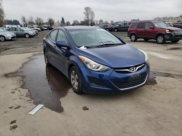 2016 Hyundai Elantra - Image 10